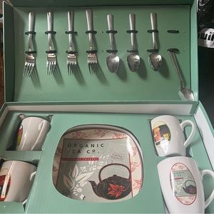 Sakura tea set with plates